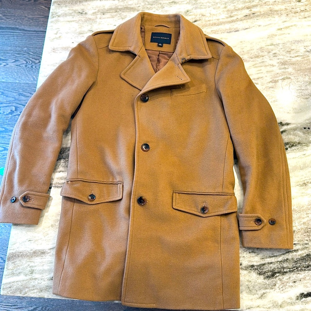 Men’s used Banana Republic Camel, Wool Car coat.